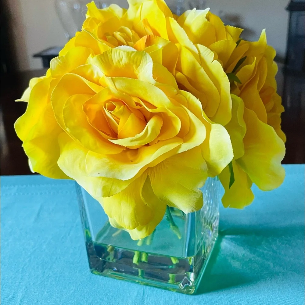 Yellow Rose Arrangement in Clear Glass Square Vase